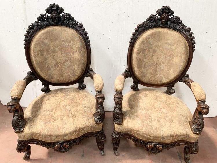 Pair of armchairs with carved wooden medallions, 19th century