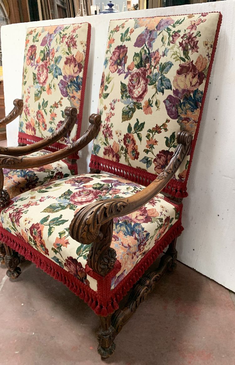 Pair of Renaissance style armchairs in solid walnut, 19th century