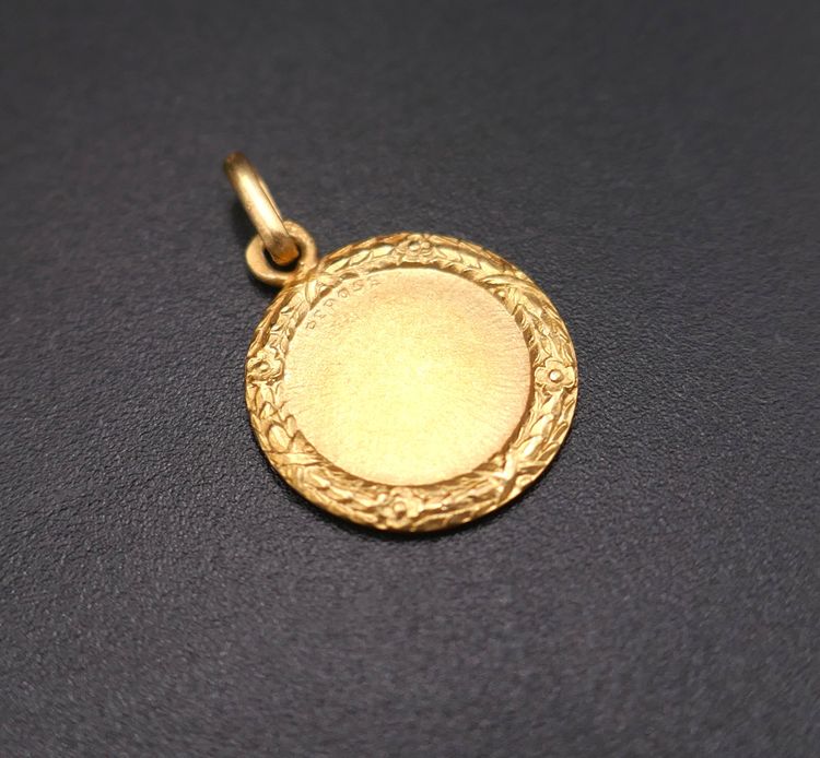 Augis Médaille d'Amour, Or 18 Carats