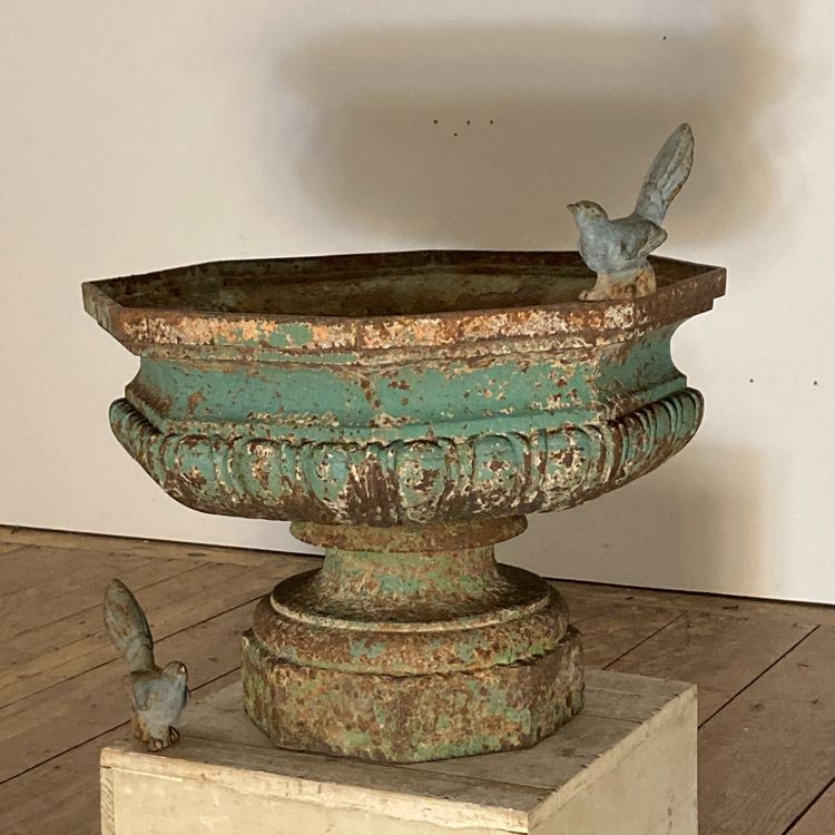 Cast-iron fountain basin XIX