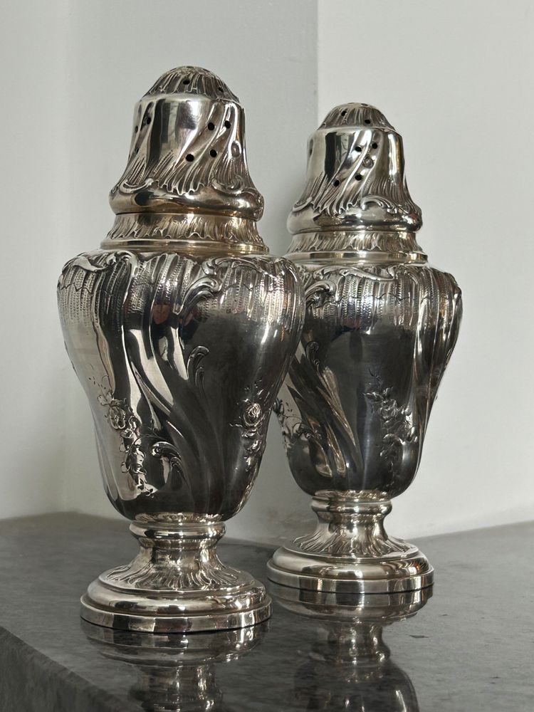 Pair De Saupoudreuses En Argent Massif De Style Louis XV Minerve - Saupoudreuse - Saupoudroir