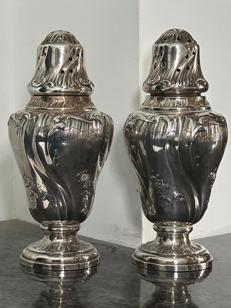 Pair De Saupoudreuses En Argent Massif De Style Louis XV Minerve - Saupoudreuse - Saupoudroir