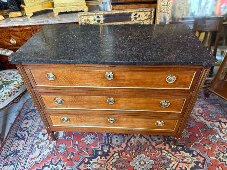 LOUIS XVI CHEST OF DRAWERS - 18th century in cherry wood