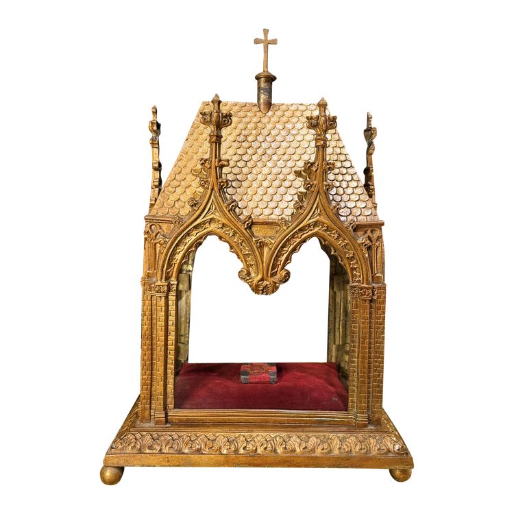 Neo-Gothic Reliquary Hunt and its Relic - 19th Century