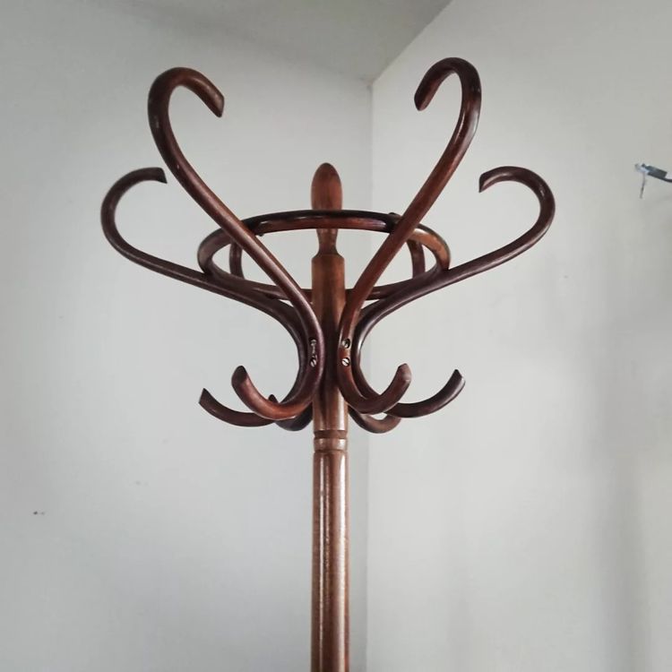 Porte manteau perroquet dans le goût de Mickaël Thonet 