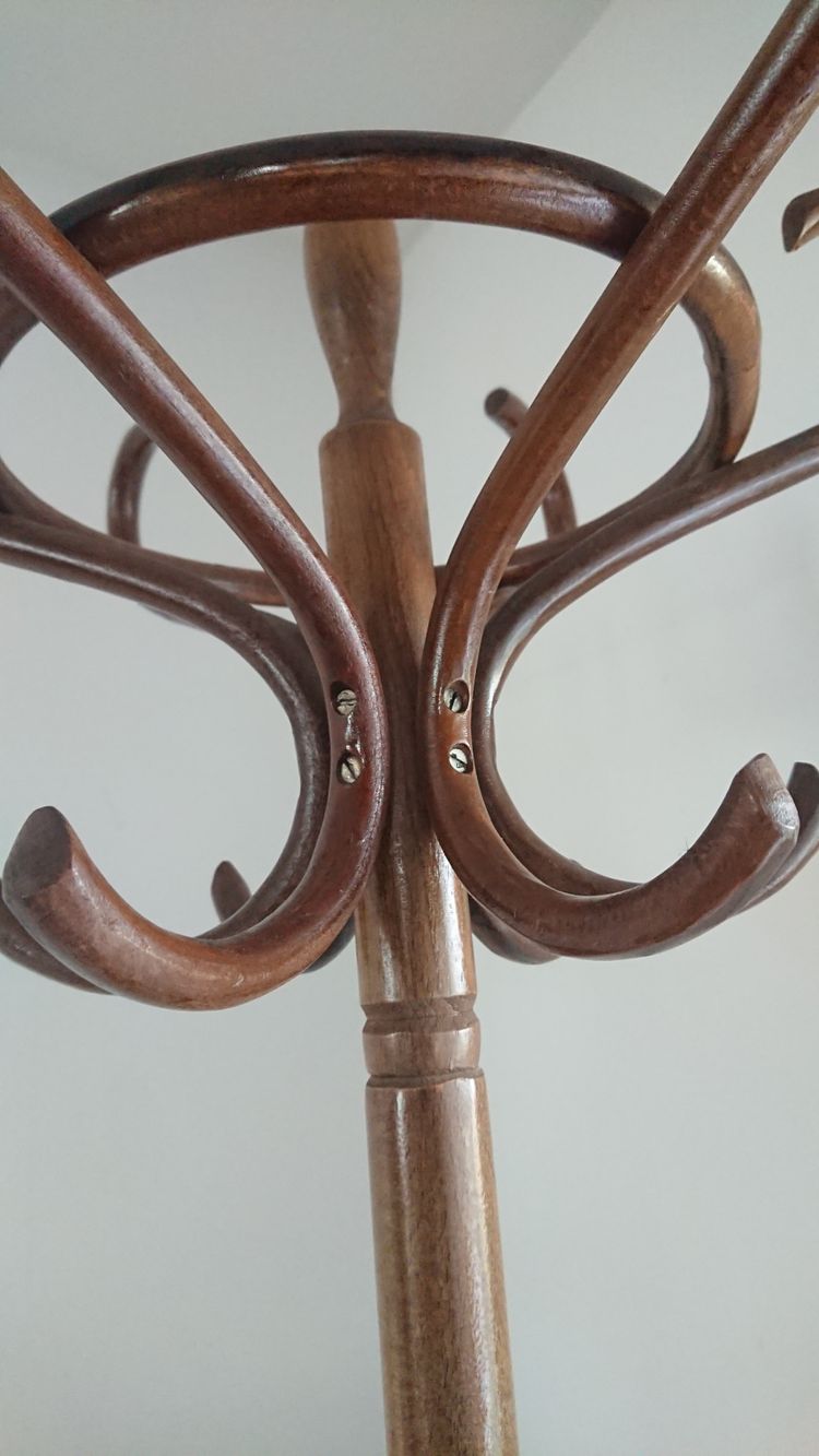 Porte manteau perroquet dans le goût de Mickaël Thonet 