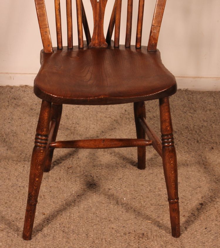 Set Of 6 19th Century Windsor Wheelback Chairs