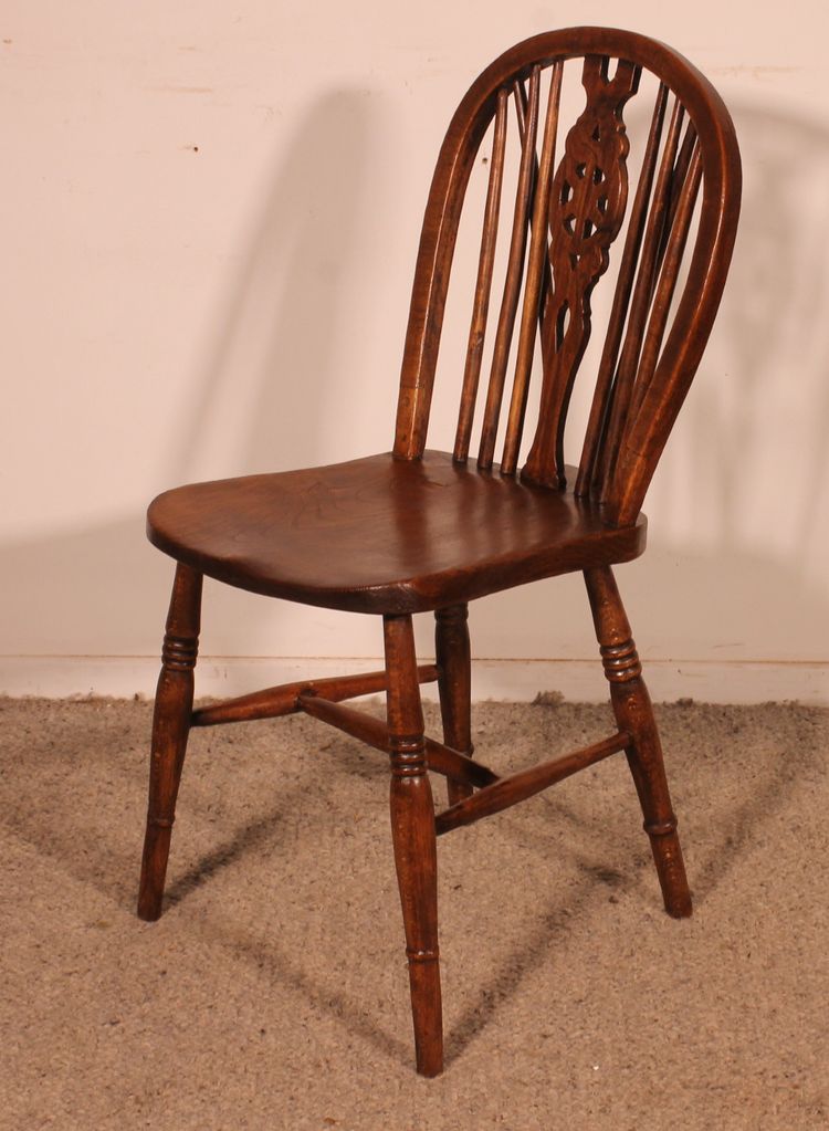 Set Of 6 19th Century Windsor Wheelback Chairs