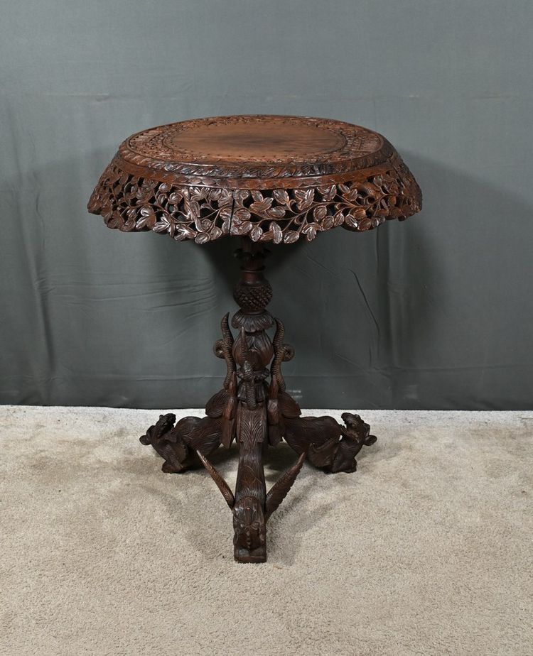 Anglo-Indian Pedestal Table in Exotic Wood – Late 19th Century