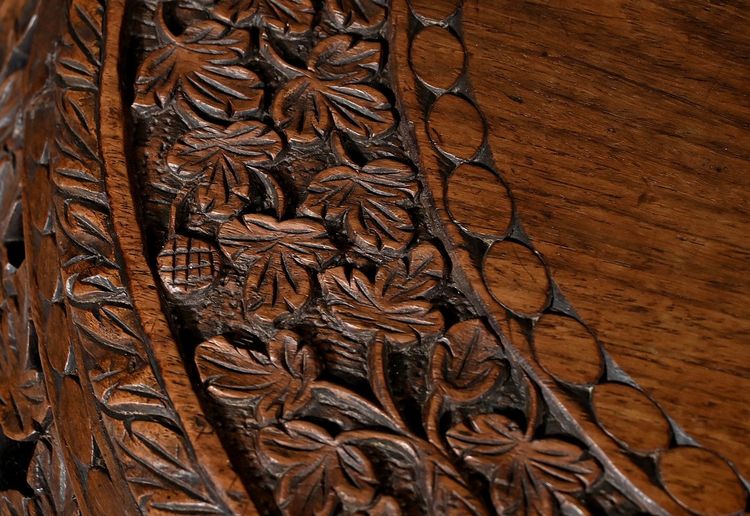 Anglo-Indian Pedestal Table in Exotic Wood – Late 19th Century