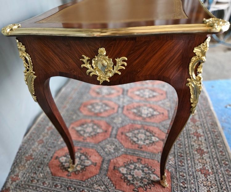 Louis XV desk Stamped Alexandre Chevrié