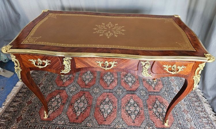 Louis XV desk Stamped Alexandre Chevrié