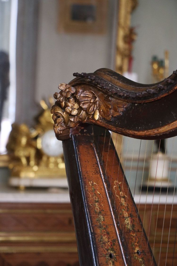 Louis XVI period gilded and carved wooden pedal harp