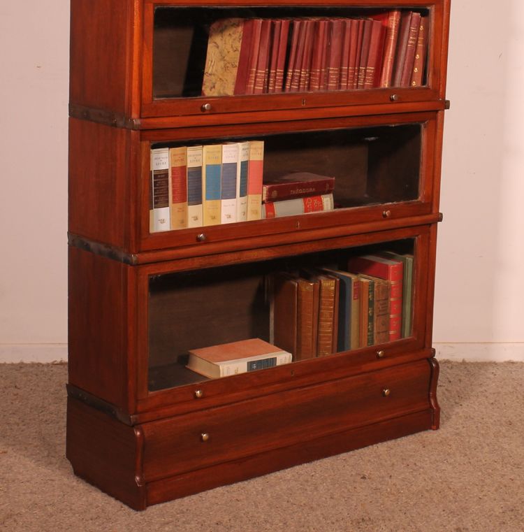 Globe Wernicke Mahogany Bookcase Of 5 Elements With A Drawer