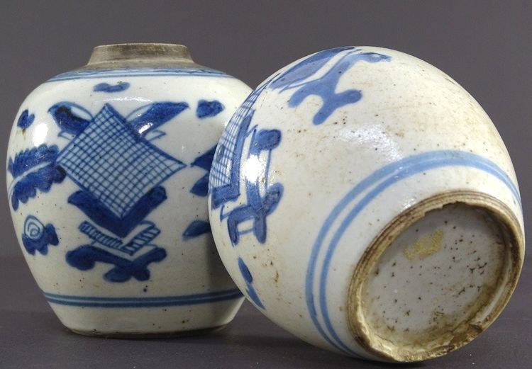 China, Qing Dynasty, 17th Century, Pair of Small Porcelain Ginger Powder Pots.