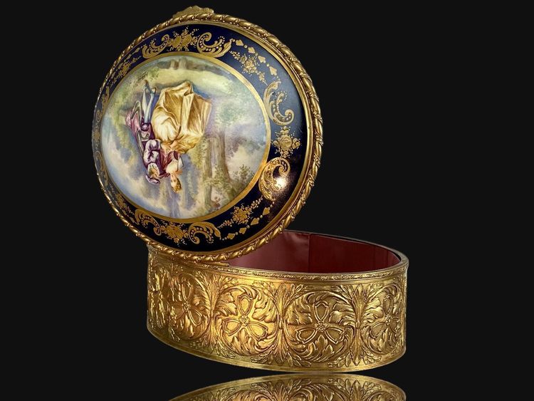 SEVRES PORCELAIN AND BRASS/BRONZE BOX WITH GALANTE SCENE DECORATION