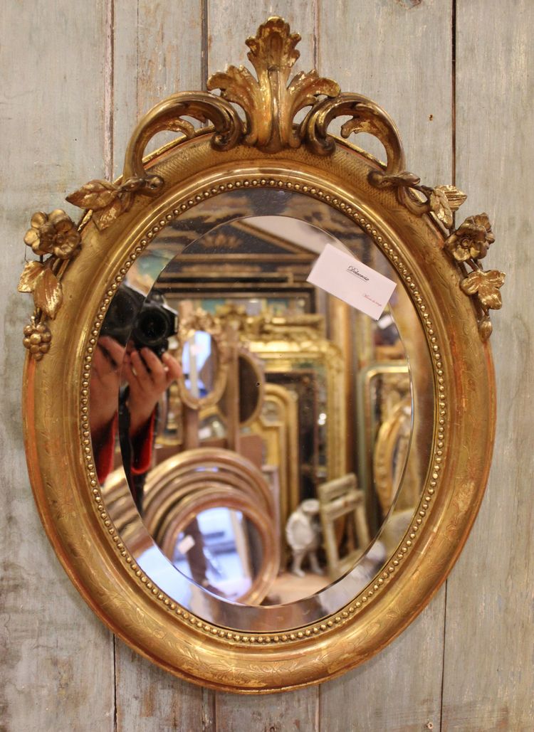 44 X 58 Cm Napoleon III Pearl Oval Mirror, Gold Leaf And Beveled Glass