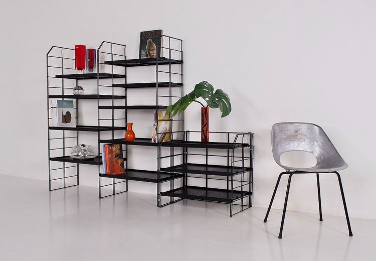 Pilastro style modular shelf