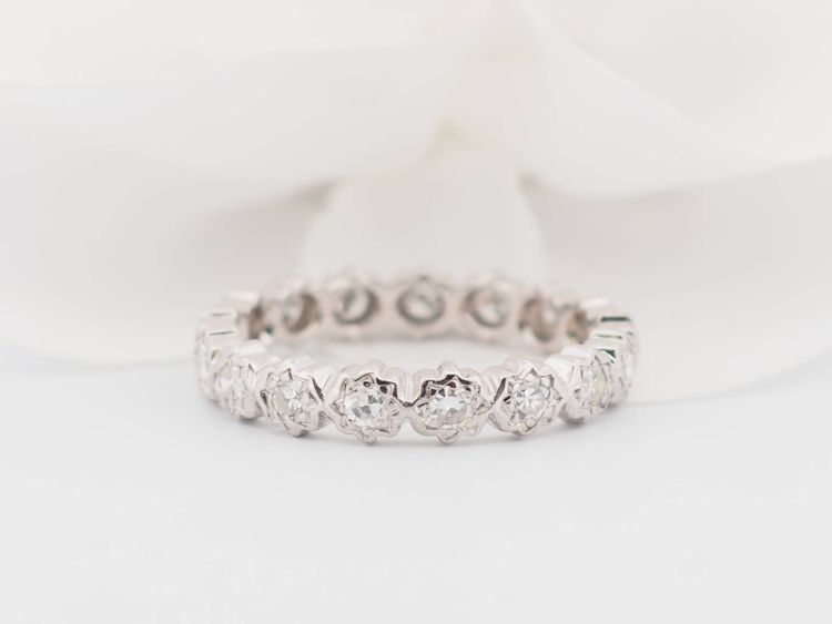 American wedding ring in white gold and 0.70ct diamonds