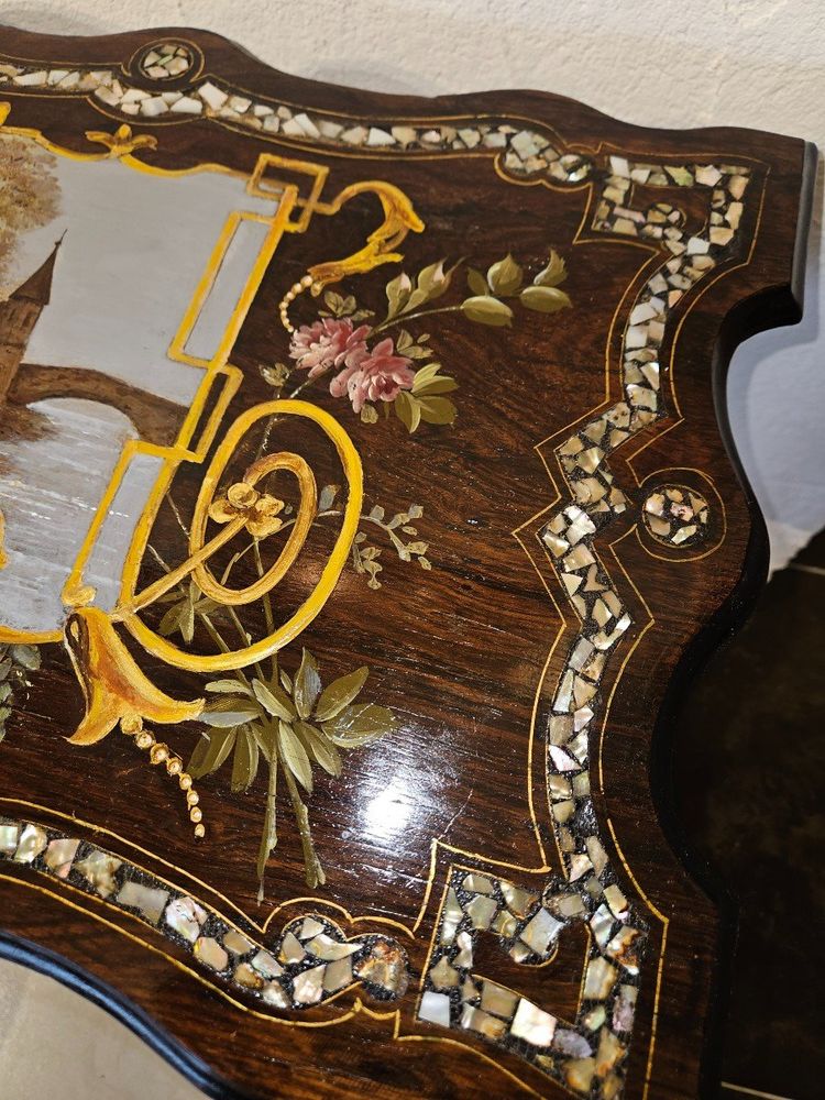 Small Gueridon Table with Two Burgundian Trays - with Romantic Decor - Napoleon III period.