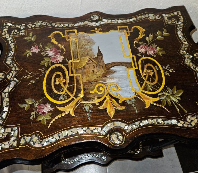 Small Gueridon Table with Two Burgundian Trays - with Romantic Decor - Napoleon III period.