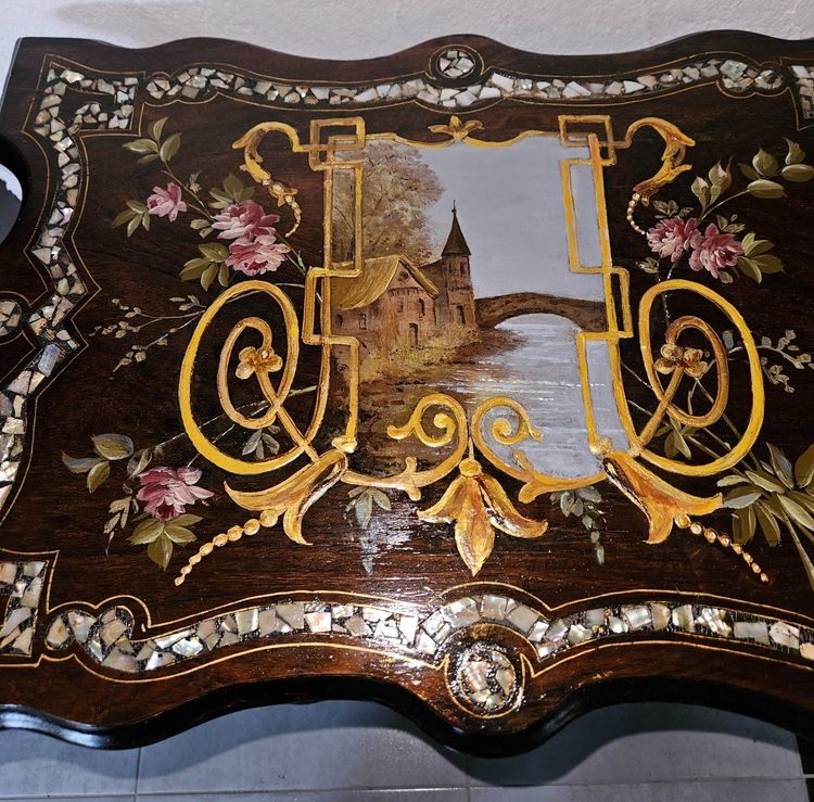 Small Gueridon Table with Two Burgundian Trays - with Romantic Decor - Napoleon III period.