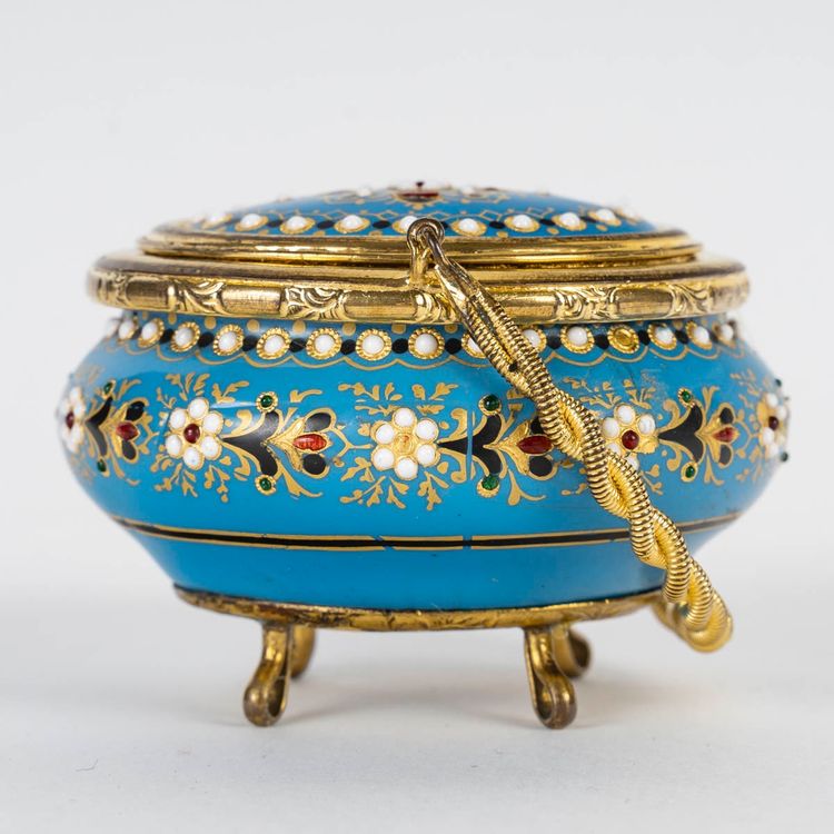 A small miniature box in gilded bronze and enamel, late 19th century