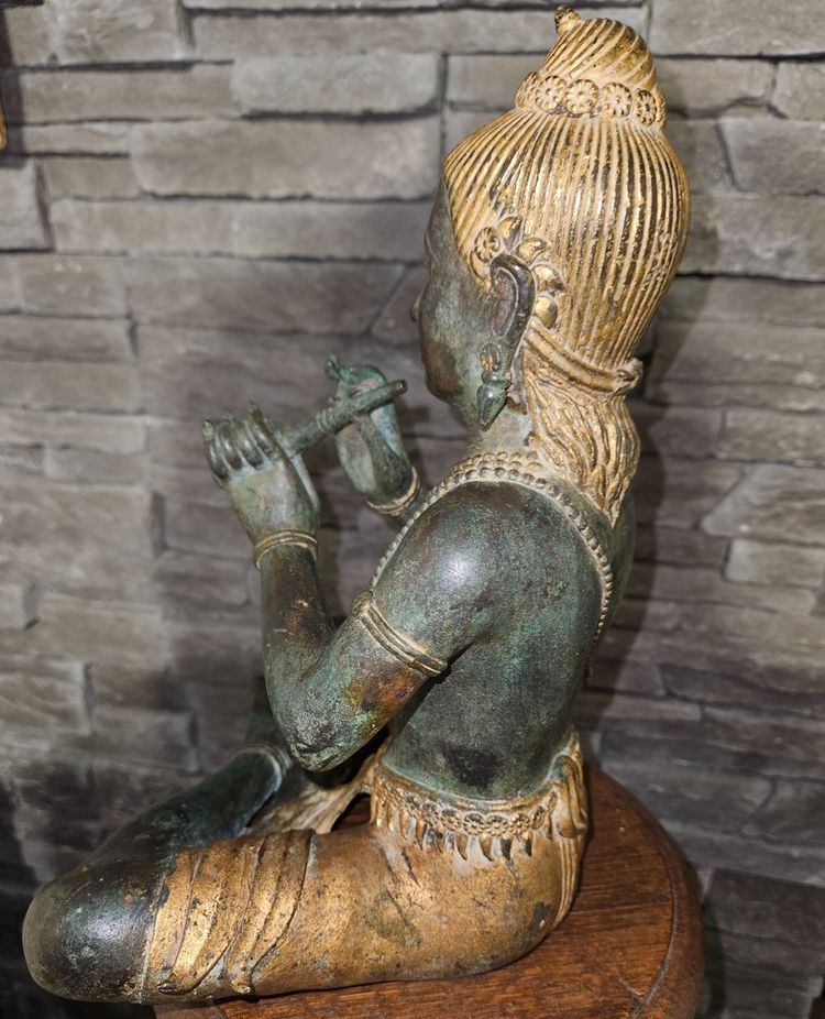 Statuette of Buddha playing the flute - Bronze - Early 20th century -