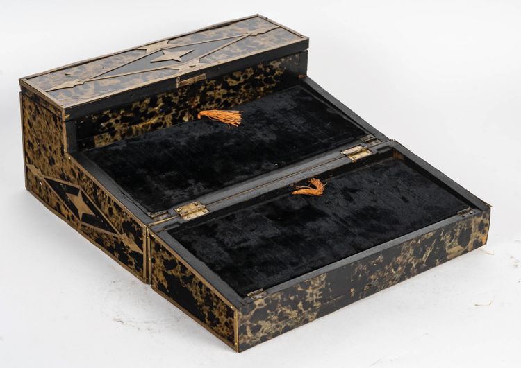 Travelling secretary in boulle marquetry and tortoise shell, late 19th century