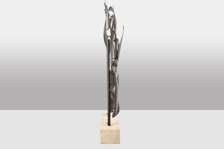 Antonine de Saint Pierre. Curved metal sculpture. Contemporary work. LS62278160