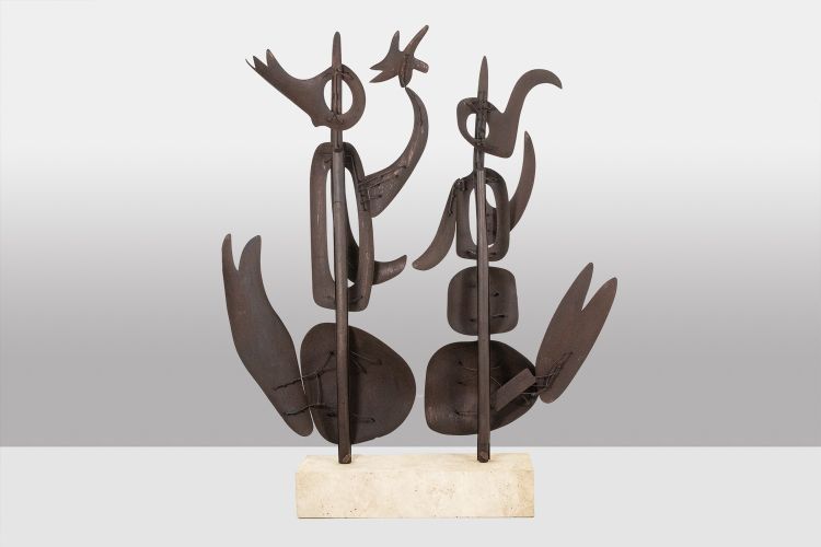 Antonine de Saint Pierre. Curved metal sculpture. Contemporary work. LS62278160