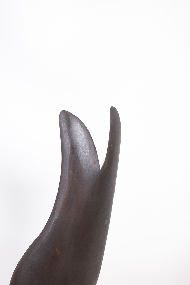 Antonine de Saint Pierre. Curved metal sculpture. Contemporary work. LS62278160