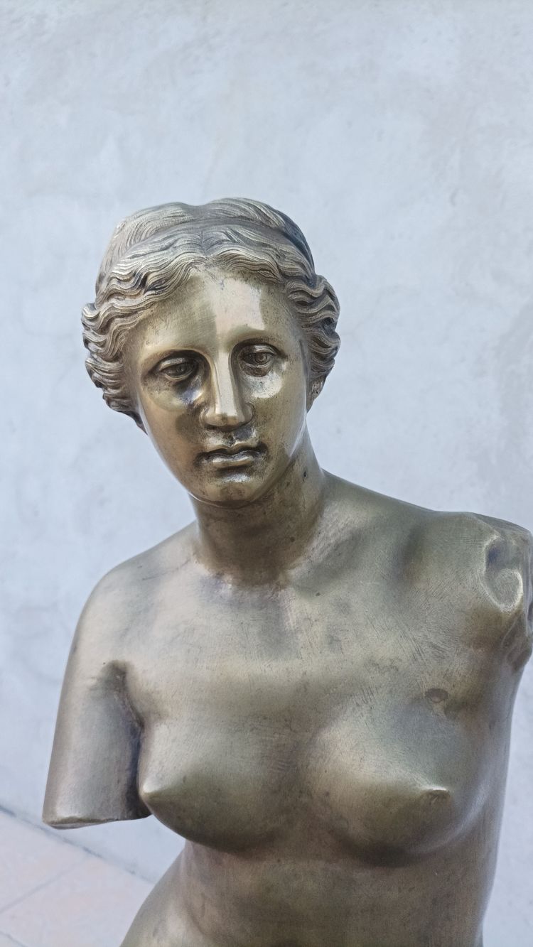 Venus de Milo Large 19th century bronze sculpture