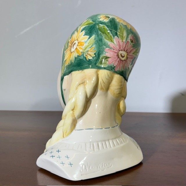 Girl with handkerchief Antonio Ronzan 40s Deco. Ceramic Mis h 24