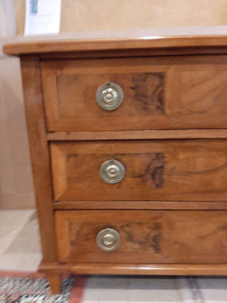 Very beautiful Louis XVI style chest of drawers in burl walnut and cherry wood - late 18th century period