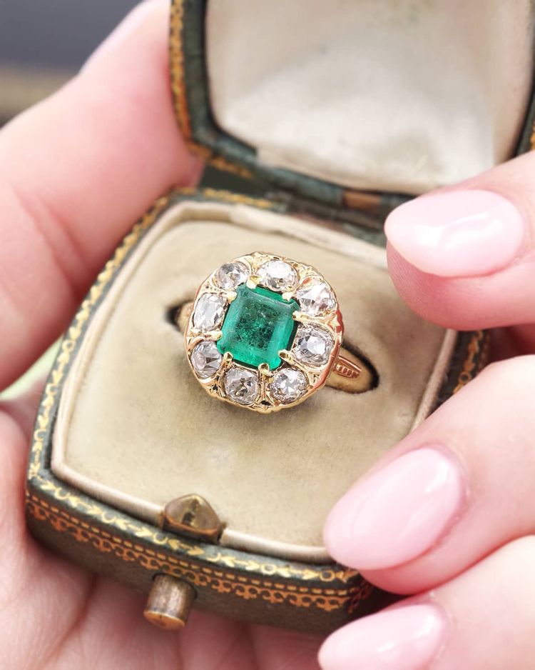 Colombian Emerald cluster Ring In 18k Gold, Belle Epoque Ring, Antique Jewelry, Engagement