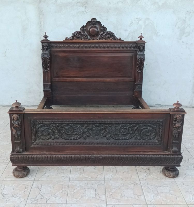 19th century Renaissance walnut bed