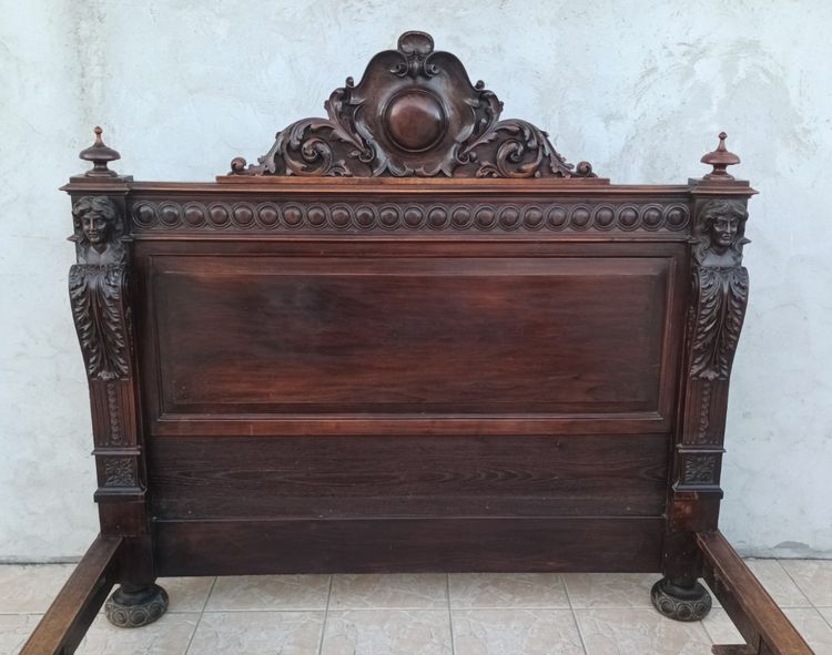 19th century Renaissance walnut bed