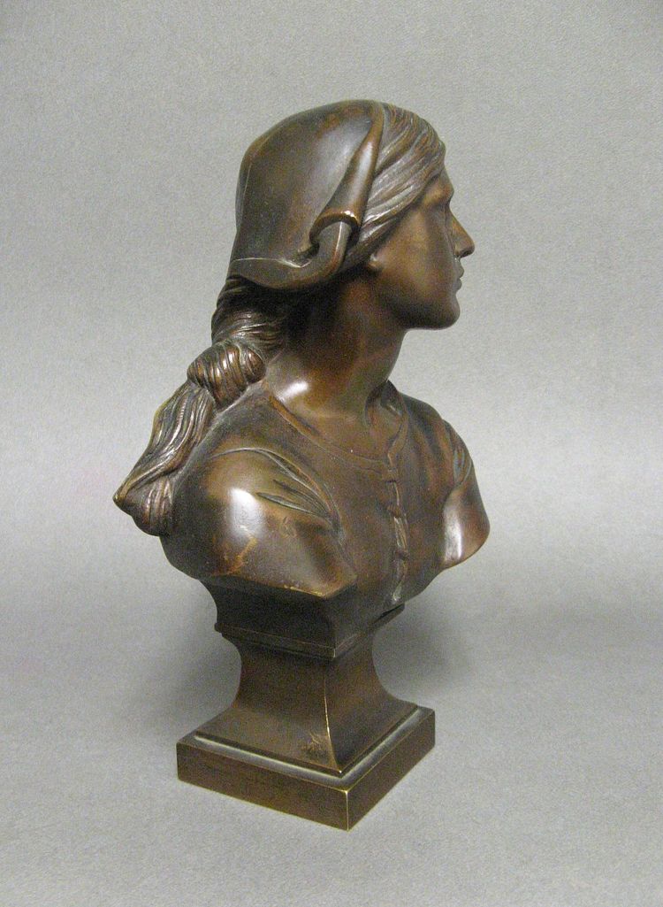 Bronze bust of Joan of Arc.