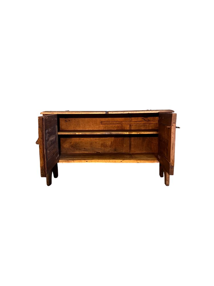 Walnut chest-sideboard 1700