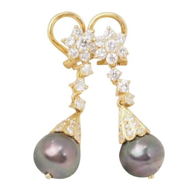 Yellow gold earrings, diamonds and Tahitian pearls