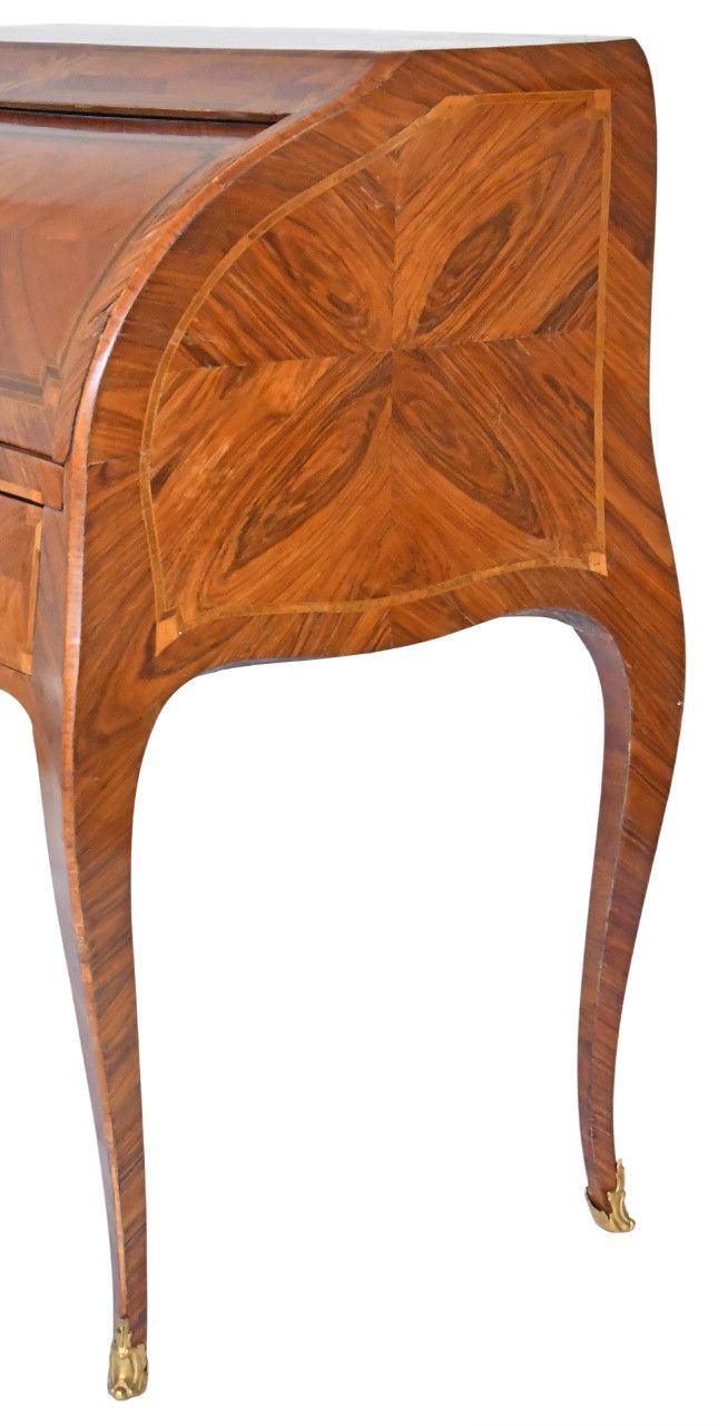 18th century cylinder desk in veneer and marquetry