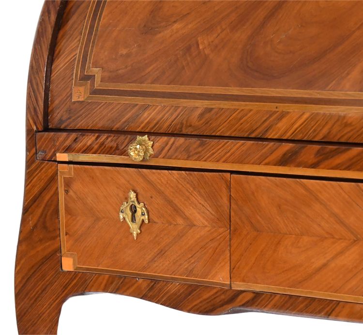 18th century cylinder desk in veneer and marquetry