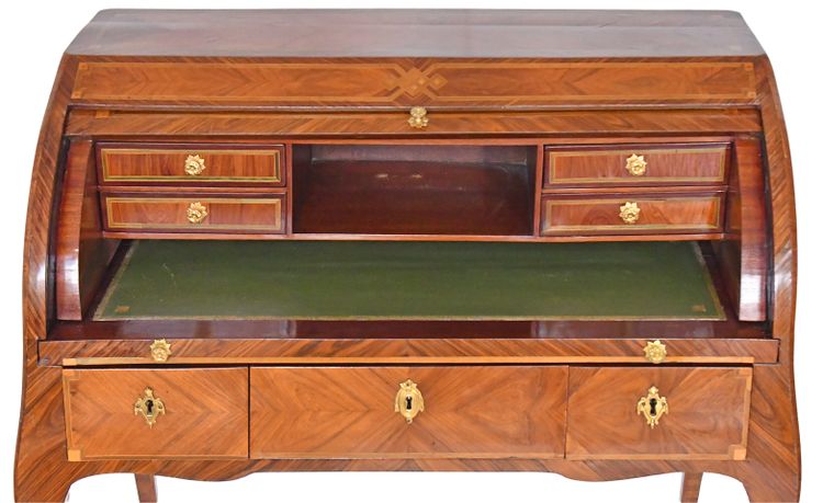 18th century cylinder desk in veneer and marquetry