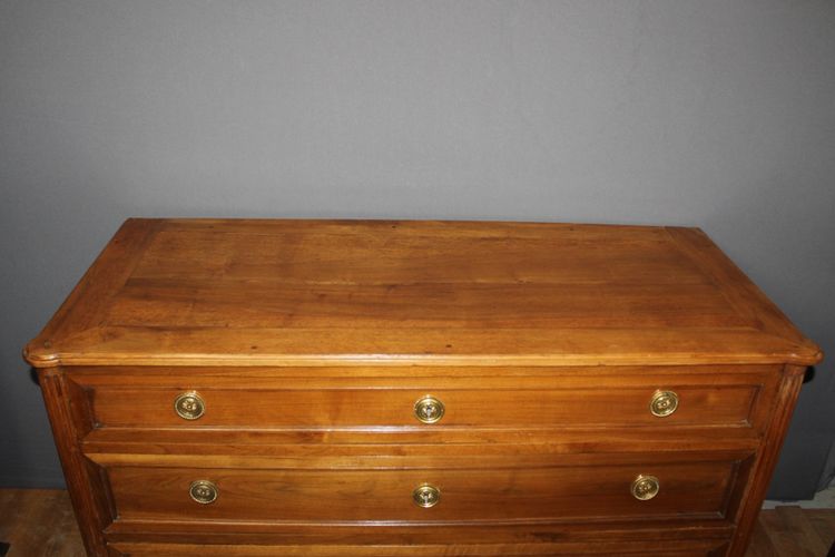 Louis XVI chest of drawers in walnut from the late 18th century