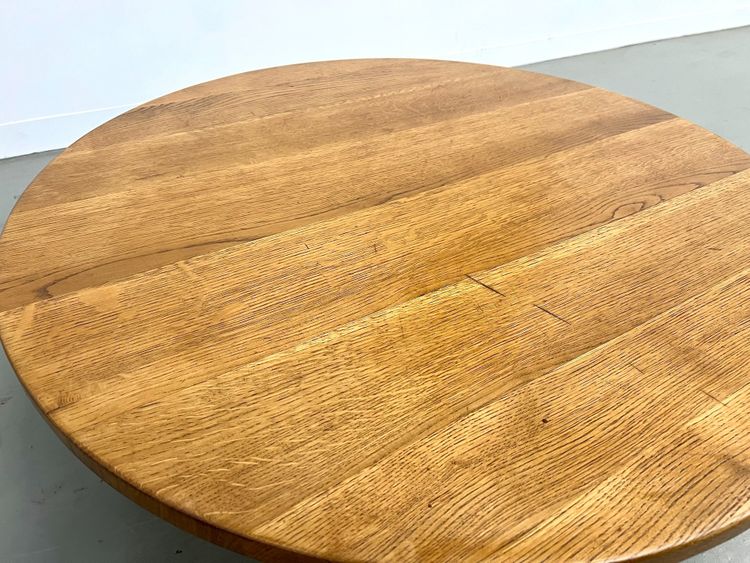 Circular coffee table in solid oak