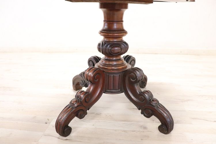 Mid-19th Century Pedestal Table in Walnut