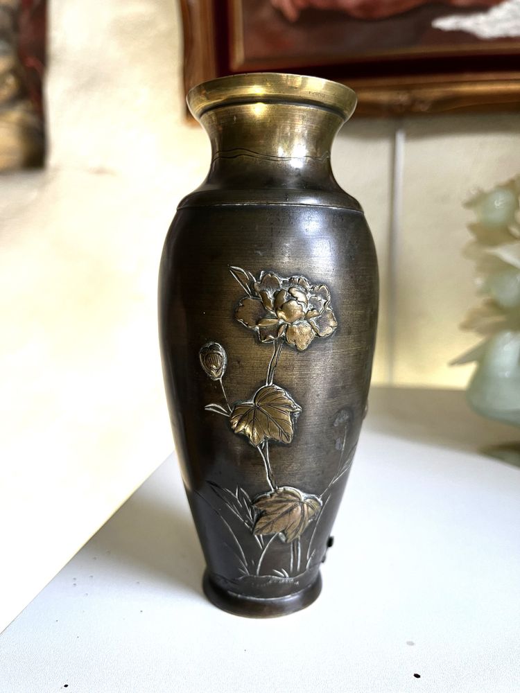 Japanese bronze vase 19th century