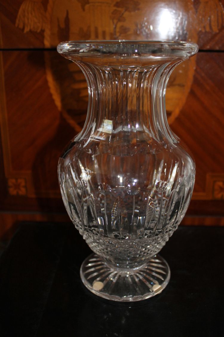 Cut crystal vase by Saint Louis Tommy model perfect condition