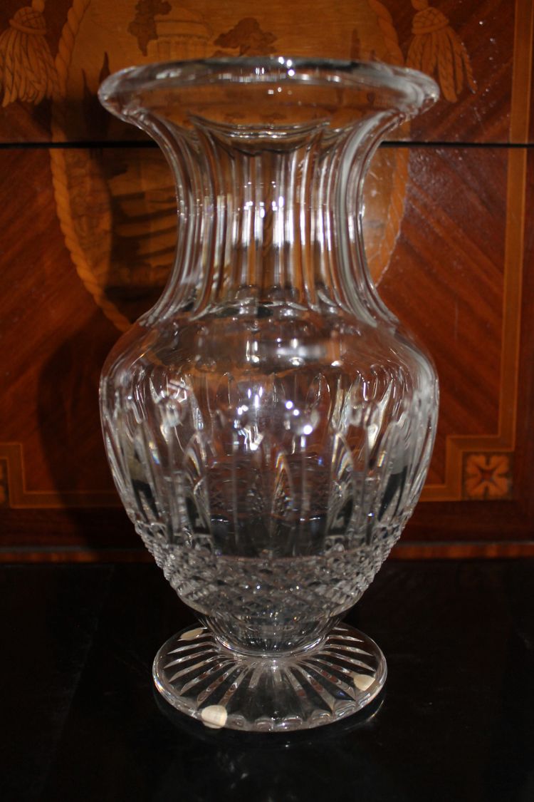 Cut crystal vase by Saint Louis Tommy model perfect condition